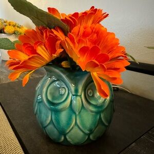 The Owls Have It! faux floral display!